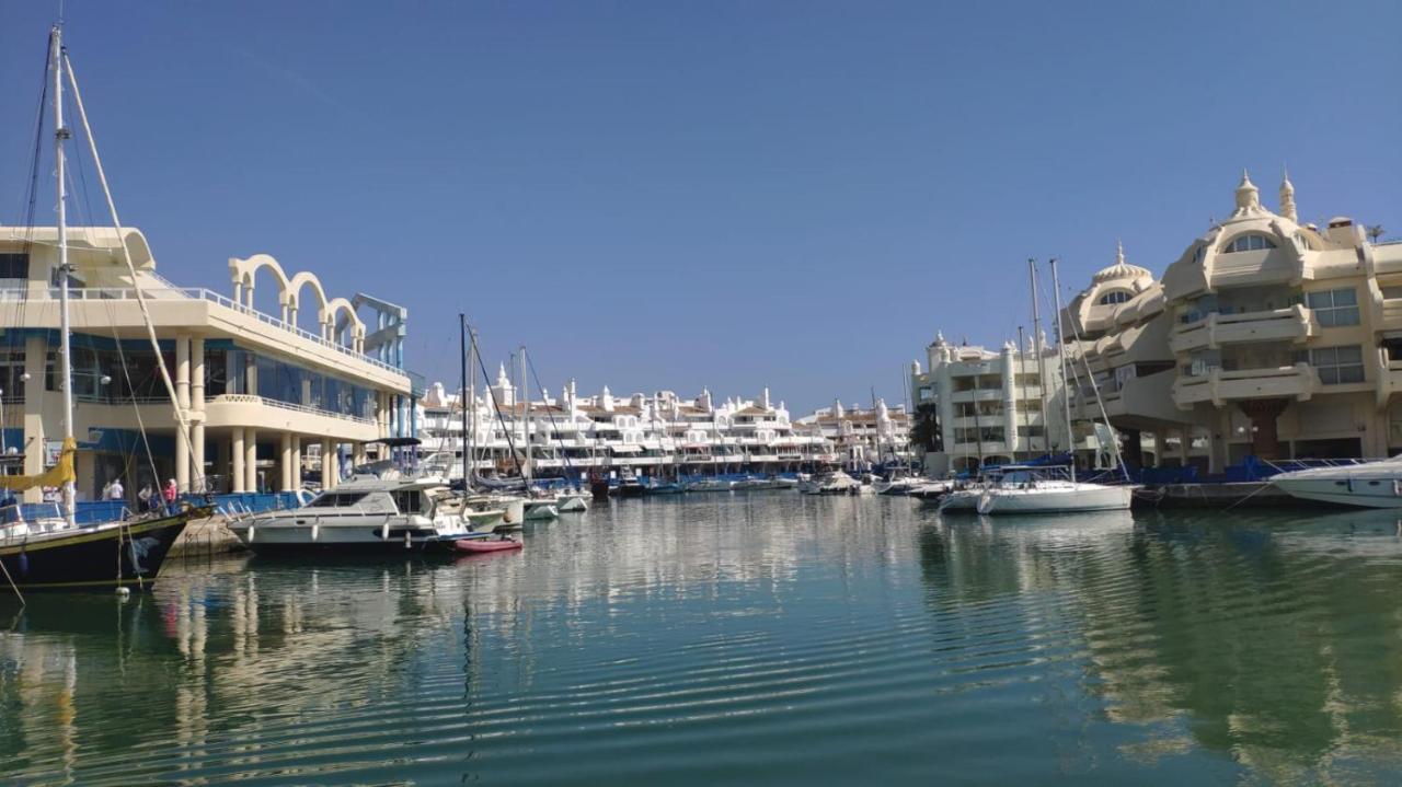 Apartamento Benalmadena Puerto Marina Apartment Exterior photo