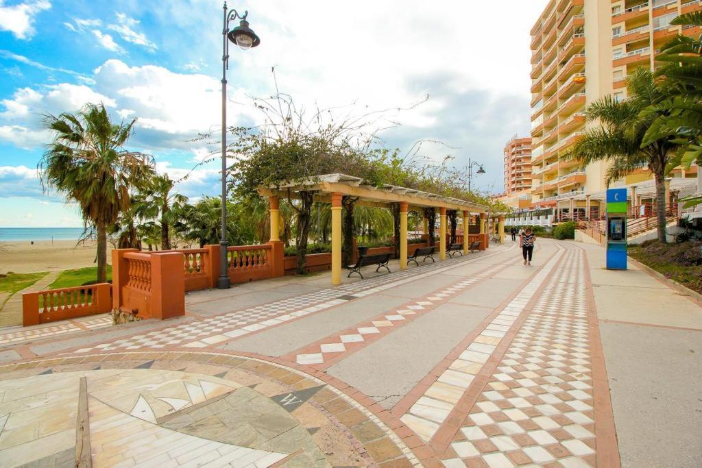 Apartamento Benalmadena Puerto Marina Apartment Exterior photo
