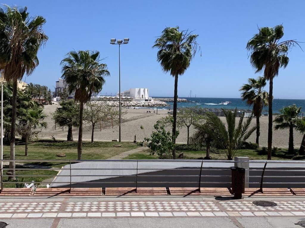 Apartamento Benalmadena Puerto Marina Apartment Exterior photo
