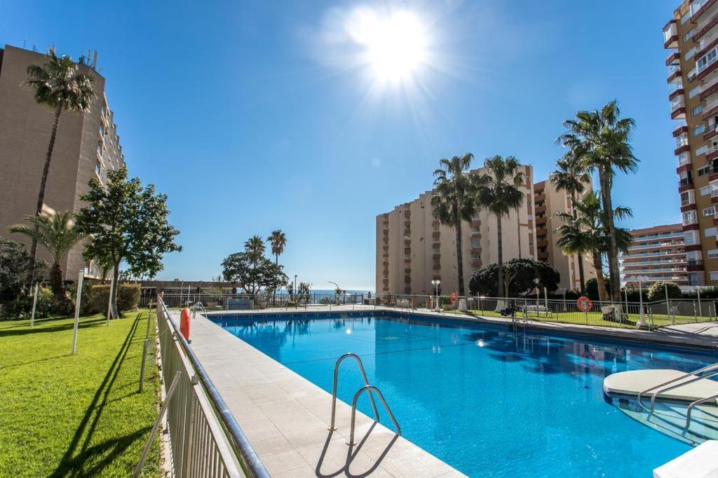 Apartamento Benalmadena Puerto Marina Apartment Exterior photo